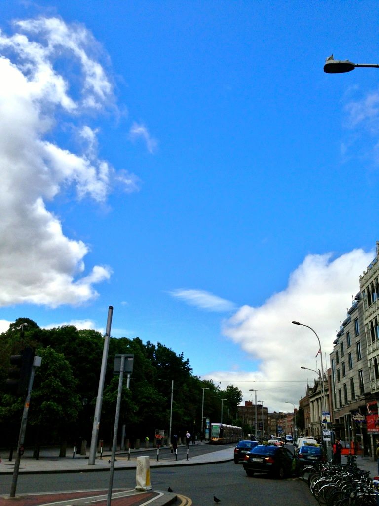 It was pretty grey when I left the B&B, but the sky was nice and blue by the time I made it down to Grafton Street. I got overly optimistic at that point, and decided it was going to be another beautiful day.