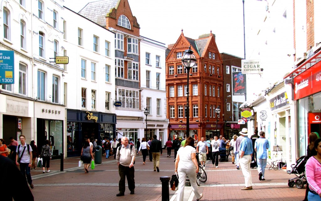 I made it back to Grafton Street. It was very busy - the weather in Dublin was nicer than it had been in Kilkenny, and everyone was taking advantage of it.