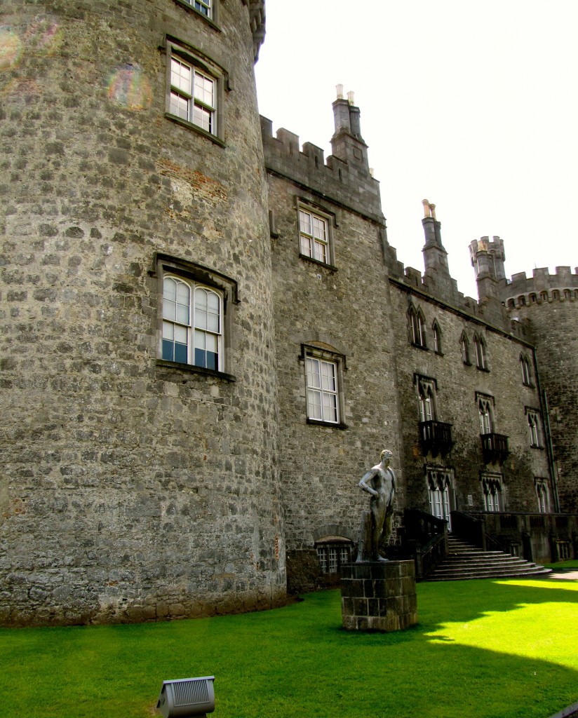 The central wing overlooking the rose garden.