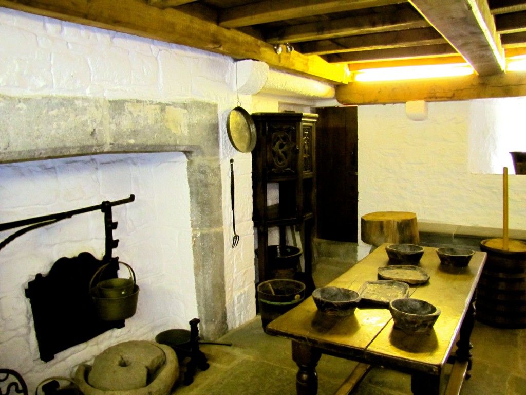 In the gatehouse that makes up the official entryway to the site, they've restored a couple of rooms to give you an idea of what the inside of the various buildings would have looked like. This is the kitchen.