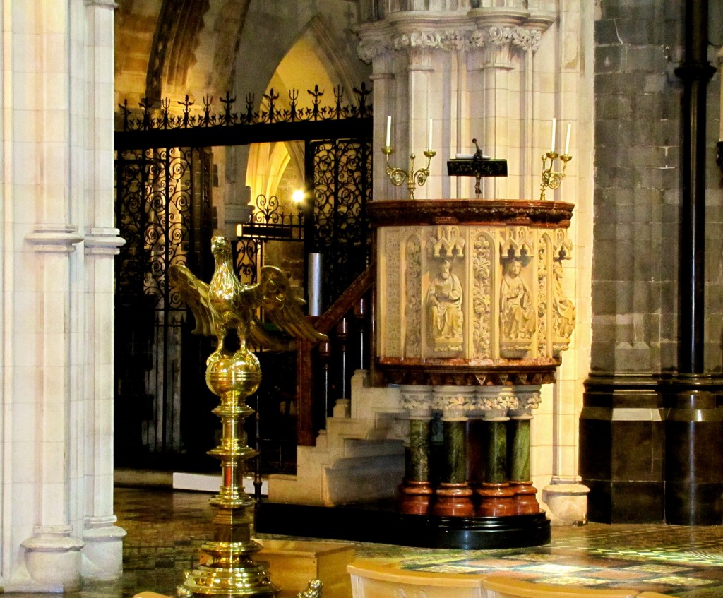The engraved stone pulpits and the eagle lecterns are traditional.