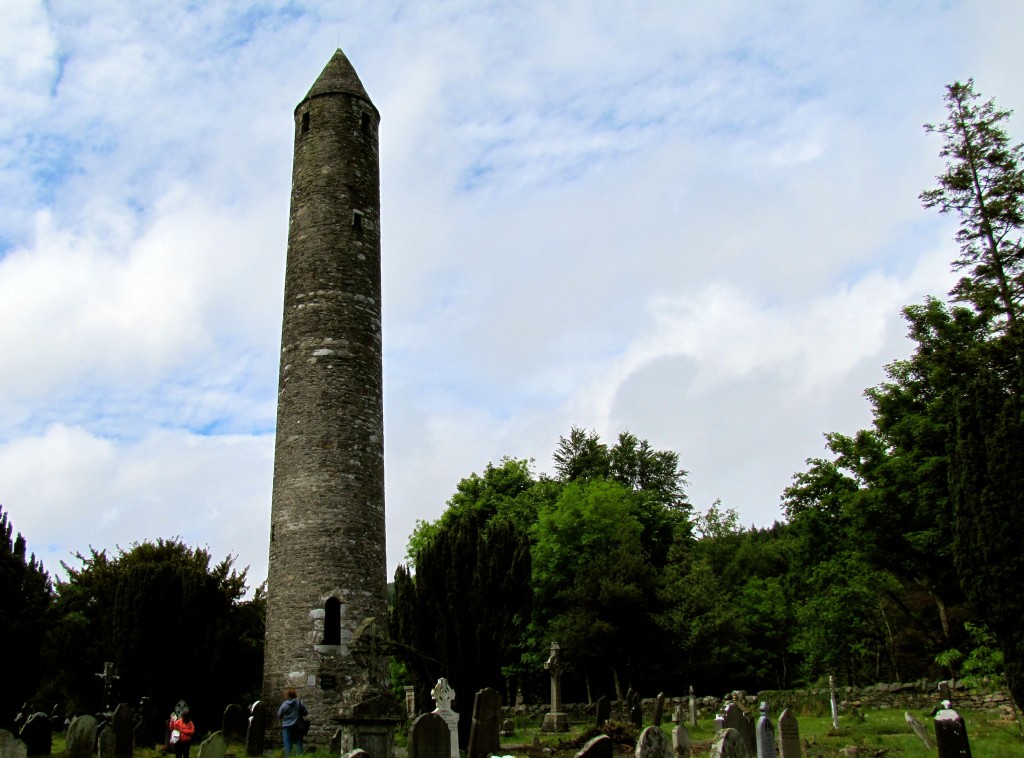 The main feature of the surviving monastic structures is the 10th century round tower. 