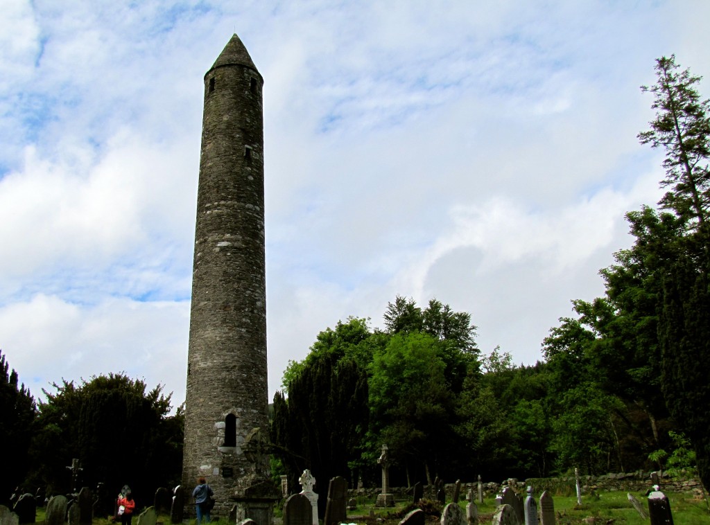 The main feature of the surviving monastic structures is the 10th century round tower.