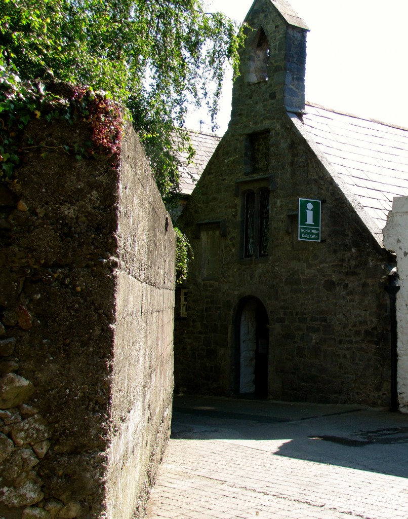 This is the back of the Shee Alms House. You'll notice that it's only one story tall, here, while it's two stories at the front. That should give you some idea of the hills in Kilkenny.