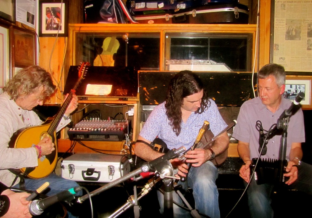 About half-way through the evening, they were joined by Joe who plays the squeezebox. Johnny also got another turn or two to play his harmonica, and a gentleman from Londonderry whose name I didn't catch sang a couple of songs.