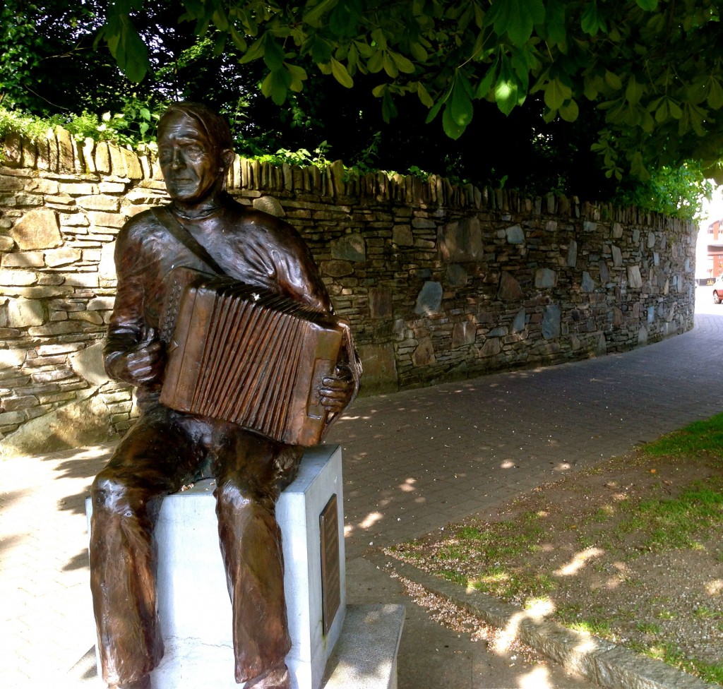 There are some nice statues in the Killarney town parks, including one of Johnny O'Leary, a renowned accordion player...