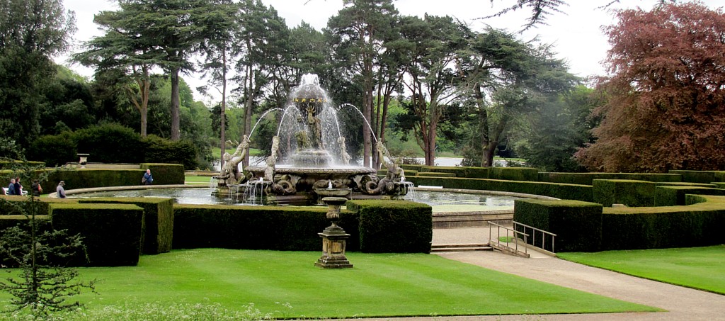 The Atlas Fountain is the main feature of the yard.