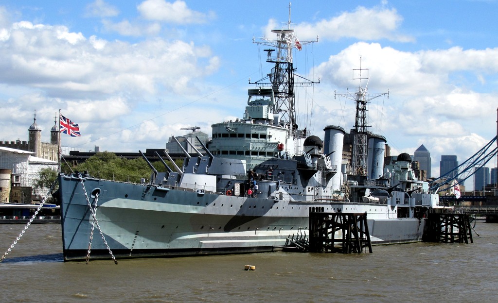 HMS Belfast was docked on this bank as a museum.If I had had a little more time, I would have taken the tour.