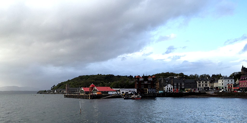 I made it Oban around 7:45. Here's a quick picture looking across the bay towards part of the waterfront.