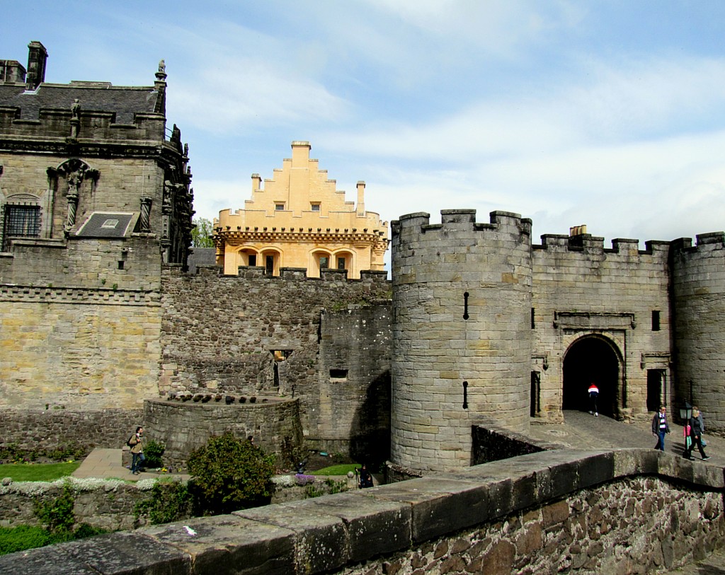 These are the inner gates, taken from the wall of the outer defences. It's a little smaller than Edinburgh Castle, but otherwise has a similar feel and design.