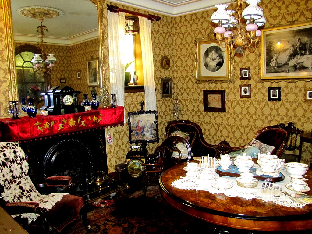 Near the entry of the women's prison wing of the museum, there are a few rooms set up to reflect different eras. This is a very nice Victorian parlour.